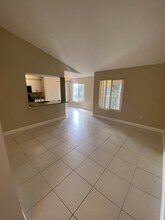 2667 NW 33rd St in Oakland Park, FL - Building Photo - Building Photo