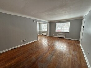 5929 Oakwood Ave-Unit -1 in Cincinnati, OH - Building Photo - Building Photo