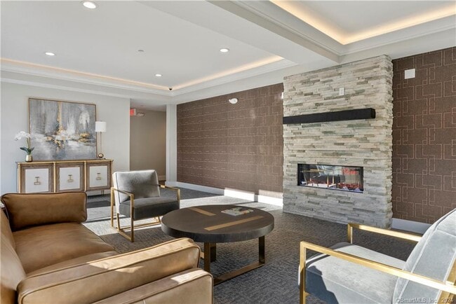 969 Hopmeadow St in Simsbury, CT - Building Photo - Building Photo