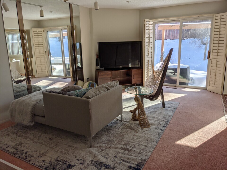 4797 Spring Cir in Minnetonka, MN - Building Photo