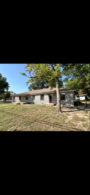 property at 202 N Henry St
