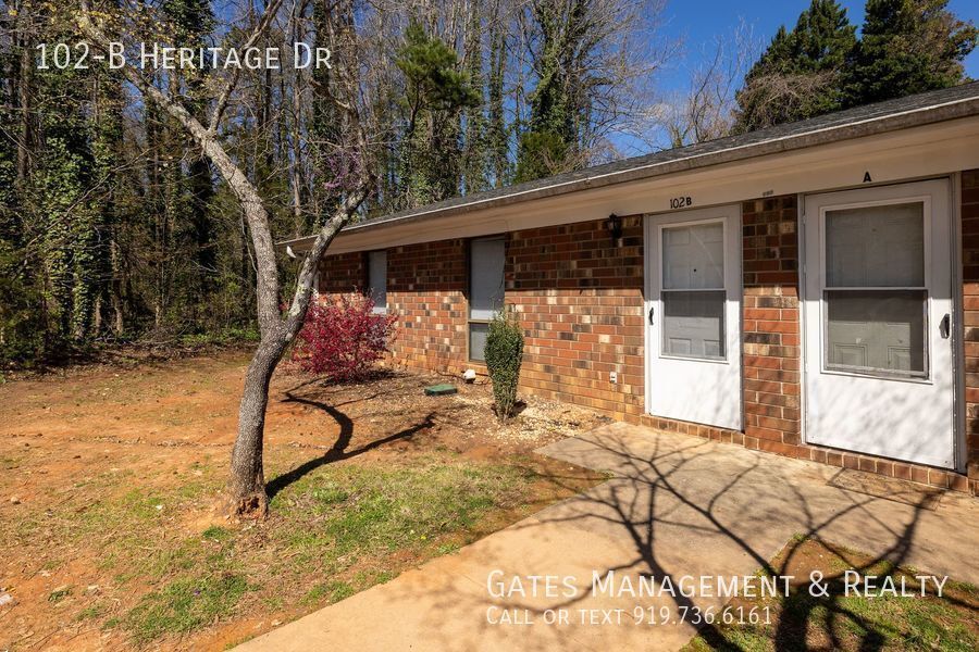 102 Heritage Dr in Mebane, NC - Building Photo