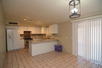 2448 W Placita Algodon in Tucson, AZ - Building Photo - Building Photo