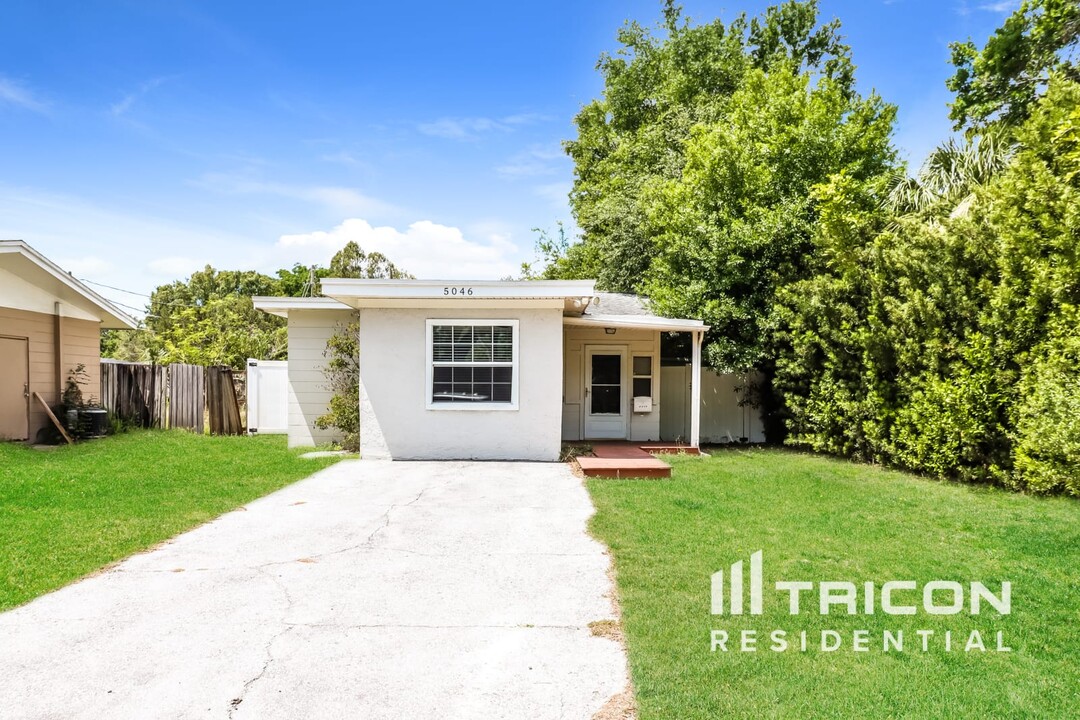 5046 10th St N in St. Petersburg, FL - Building Photo