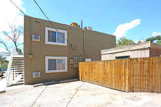 310 Vassar Dr SE in Albuquerque, NM - Building Photo - Building Photo