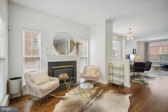 6022 Madison Overlook Ct in Falls Church, VA - Building Photo - Building Photo