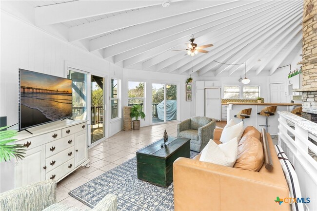 property at 1433 Riviera Dr