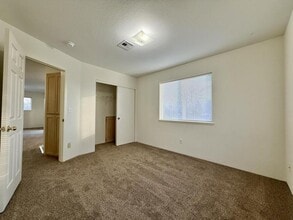 34 Lewis Ave in Medford, OR - Building Photo - Building Photo