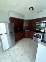 12315 NE 11th Ct in North Miami, FL - Building Photo - Building Photo