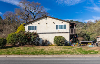 2100 S Dora St in Ukiah, CA - Building Photo - Building Photo