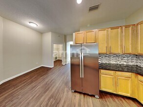 1943 Wages Way S in Jacksonville, FL - Foto de edificio - Building Photo