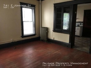 741 E Johnson St in Madison, WI - Foto de edificio - Building Photo