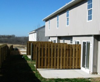 203 W Nicholas Dr, Unit C in Lone Jack, MO - Building Photo - Building Photo