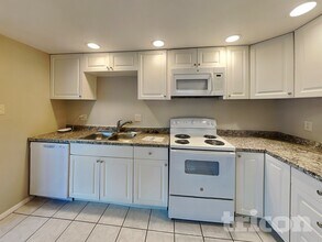 8504 Willow Forest Ct in Tampa, FL - Foto de edificio - Building Photo