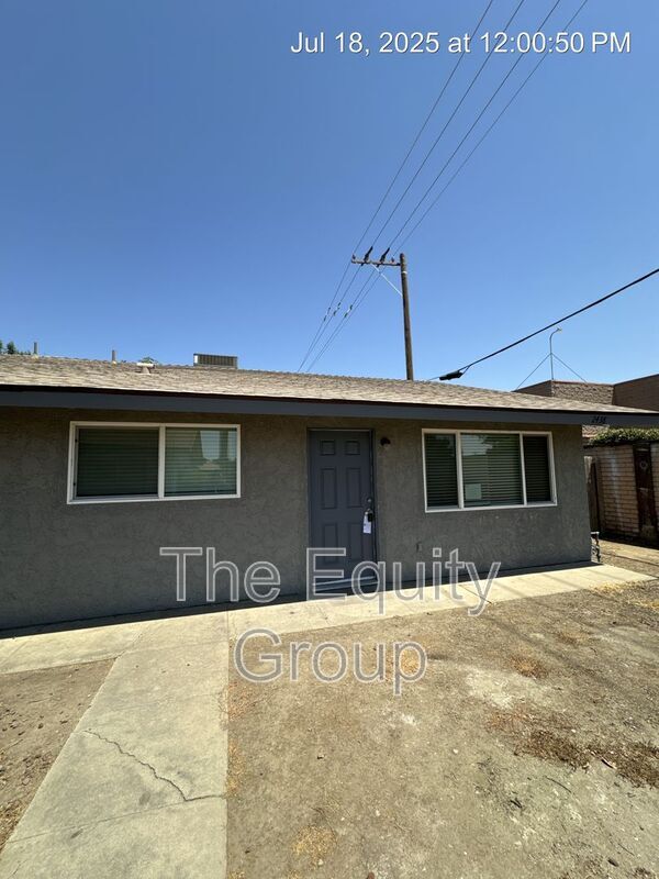 property at 2438 W Caldwell Ave
