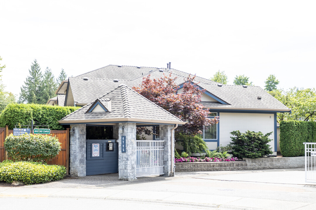 4725 221 St in Langley, BC - Building Photo