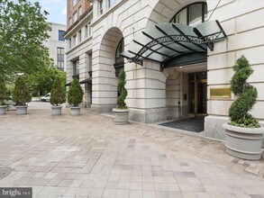 601 Pennsylvania Ave NW in Washington, DC - Building Photo - Building Photo