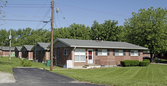 Jo Court Apartments in Berkeley, MO - Foto de edificio - Building Photo