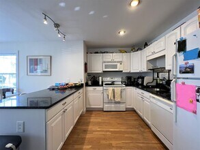 86 Pearson Ave, Unit 1 in Somerville, MA - Building Photo - Building Photo