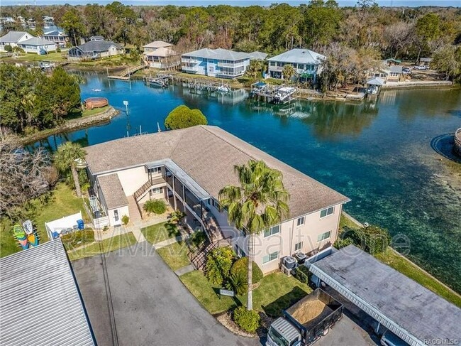 16 Beach Ln in Crystal River, FL - Building Photo - Building Photo