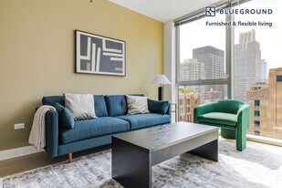 201 N Garland Ct in Chicago, IL - Building Photo