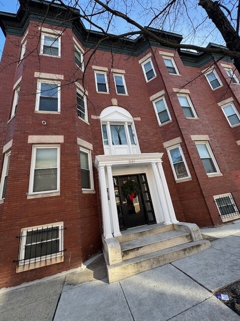 Whitelock Apartments in Baltimore, MD - Foto de edificio - Building Photo