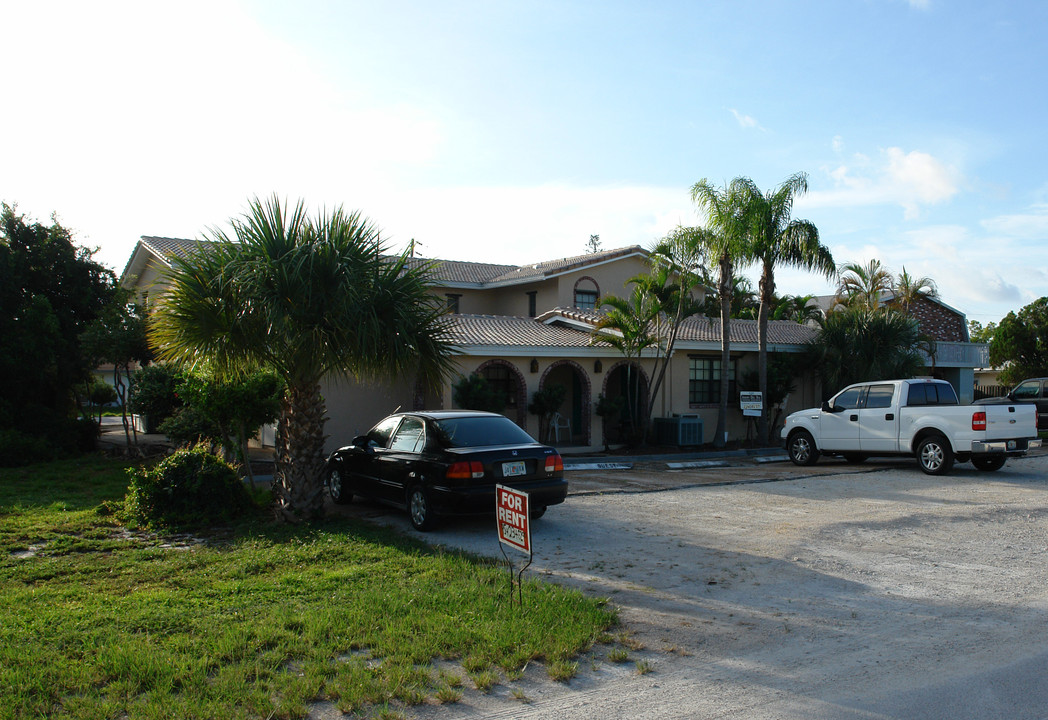 2210 SE 4th Ave in Fort Lauderdale, FL - Building Photo