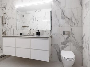 21 West End Ave in New York, NY - Building Photo - Building Photo