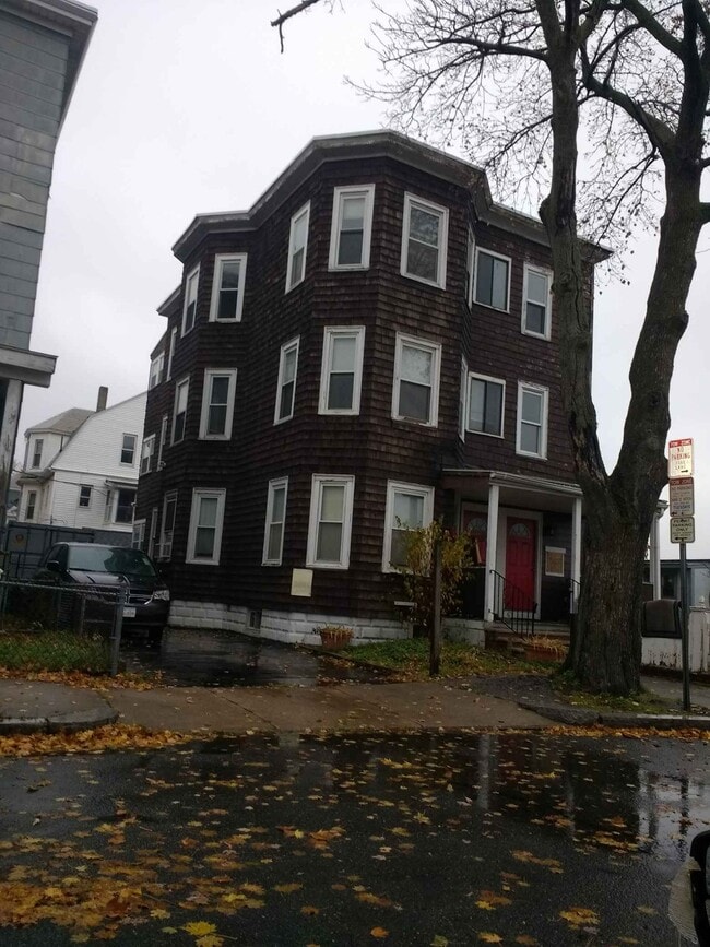 16 Vermont Ave, Unit 2nd