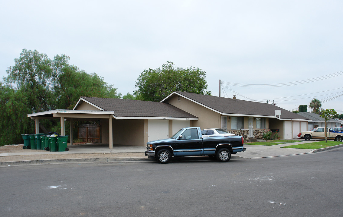 2014 E Palmyra Ave in Orange, CA - Building Photo