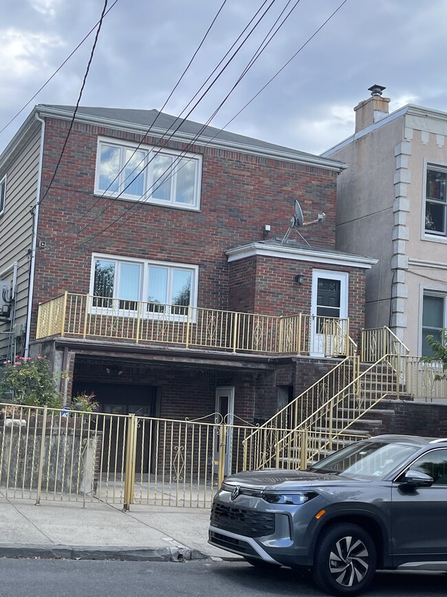 248 Columbia Ave, Unit Floor 2