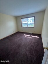26 Ponderosa Dr in Clifton Park, NY - Building Photo - Building Photo