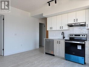 4878 Powers Cmn in Burlington, ON - Building Photo - Building Photo