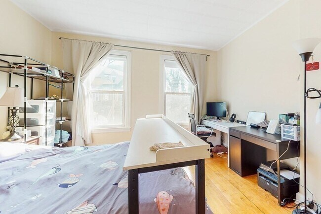 property at 9 Wallingford Rd