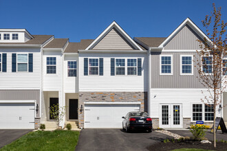 Rising Sun Meadows in Bordentown, NJ - Building Photo - Building Photo