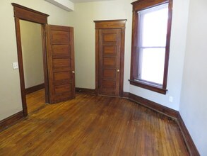 606 W 3rd St-Unit -1C in Davenport, IA - Building Photo - Building Photo