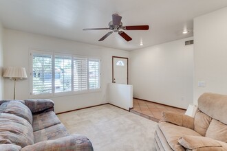 3739 S Siesta Ln in Tempe, AZ - Building Photo - Building Photo