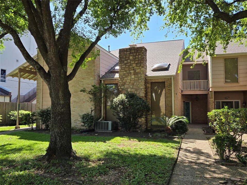 17132 Beaver Springs Dr in Houston, TX - Building Photo