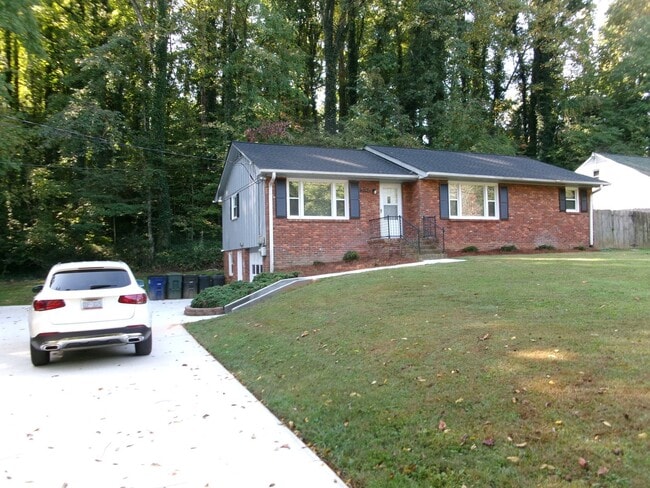 5148 Little Brook Ln in Winston-Salem, NC - Building Photo - Building Photo
