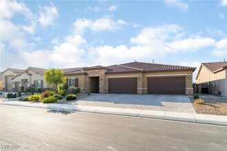 5371 Brevin Ct in Las Vegas, NV - Building Photo - Building Photo