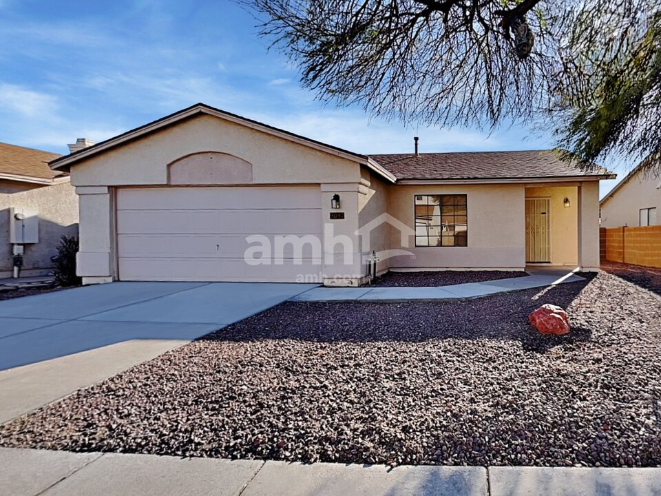 3031 W Country Hill Dr in Tucson, AZ - Building Photo