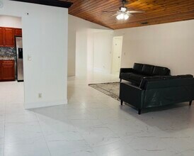 11617 NW 23rd Ct in Coral Springs, FL - Building Photo - Building Photo