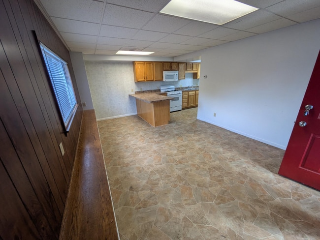 209 W Oak St in Ellettsville, IN - Building Photo - Building Photo