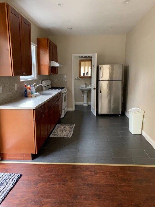 1091 59th St, Unit 2 in Oakland, CA - Building Photo