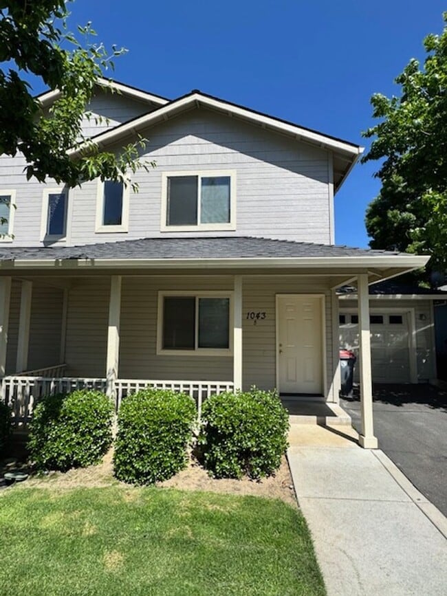 1043 Garfield St in Medford, OR - Building Photo - Building Photo