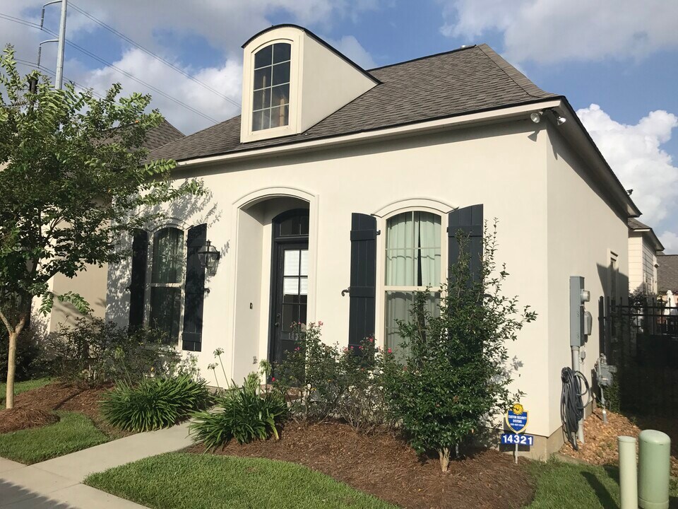 14321 Villa Grove Dr in Baton Rouge, LA - Building Photo