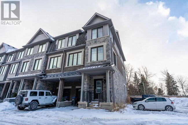 18 Folcroft St in Brampton, ON - Building Photo - Building Photo