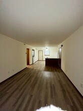 2176 S 95th St, Unit 4 in West Allis, WI - Foto de edificio - Building Photo