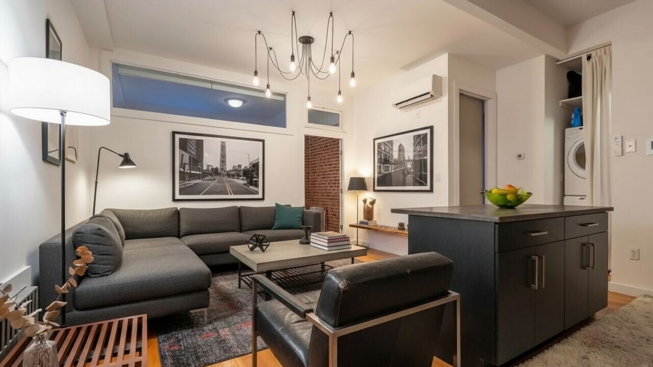 121 Marlborough St, Unit 2 in Boston, MA - Building Photo