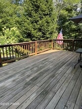 462 Engvaldsen Rd in Hawley, PA - Building Photo - Building Photo